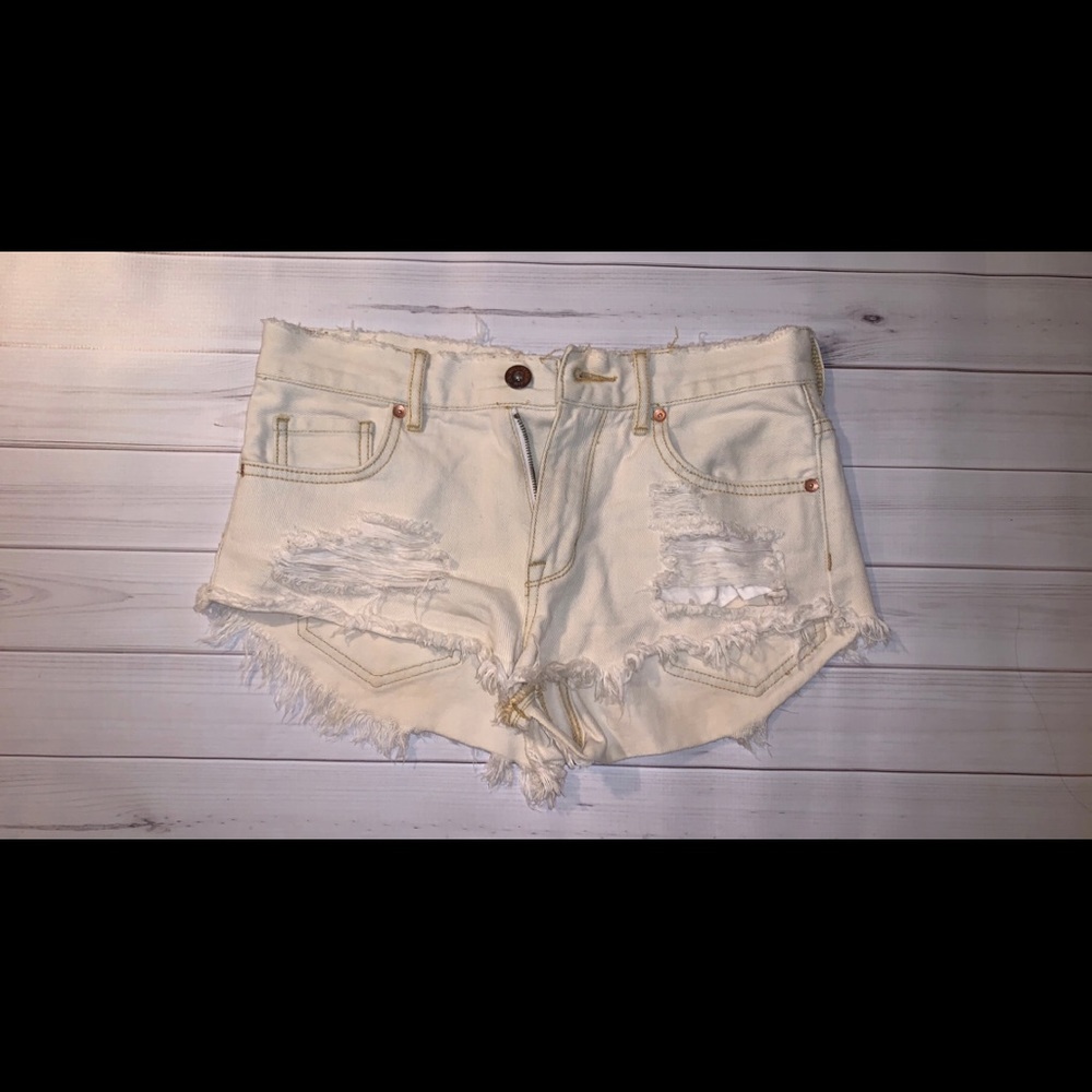 Bullhead Denim Co High rise shorts